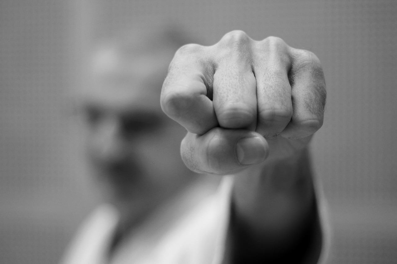 Kurs samoobrony podstawowej – program 10-godzinny